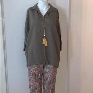 Simon’s Contemporary Exclusive top